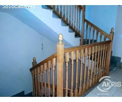 CHALET ADOSADO EN YUNCOS EN ZONA RESIDENCIAL