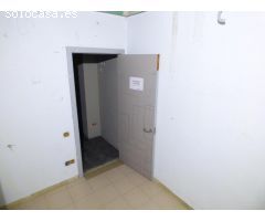 Local comercial esquinero de 742m2 en Manresa