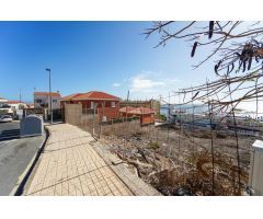 Terreno único en Arguineguín – 695 m² con gran potencial y vistas increíbles al mar