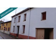 ¡Oportunidad! Casa rural con patio, almacén y garaje
