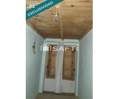¡Oportunidad! Casa rural con patio, almacén y garaje