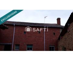 ¡Oportunidad! Casa rural con patio, almacén y garaje