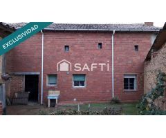 ¡Oportunidad! Casa rural con patio, almacén y garaje
