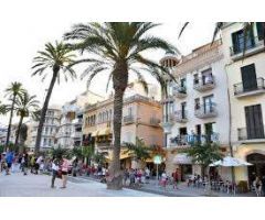 Local en venta o alquiler en el Passeig de la Ribera (Paseo Marítimo), de Sitges