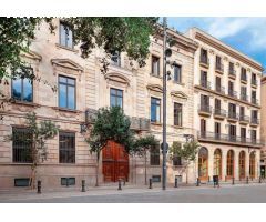MARAVILLOSO LOCAL EN EL CORAZÓN DE CIUTAT VELLA, EN IMPONENTE PALACETE NEOCLÁSICO