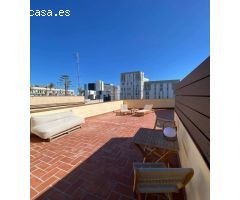 Ático Luminoso con Gran Terraza y Vistas en Ciutat Vella