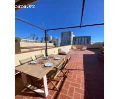 Ático Luminoso con Gran Terraza y Vistas en Ciutat Vella