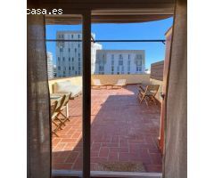Ático Luminoso con Gran Terraza y Vistas en Ciutat Vella