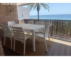 Ático dúplex en primera línea de mar en Les Botigues de Sitges - Alquiler temporal