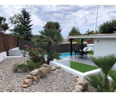 Preciosa casita con jardín y piscina privados en Vallpineda
