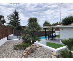 Preciosa casita con jardín y piscina privados en Vallpineda