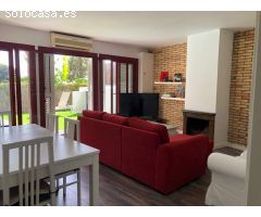 Preciosa casita con jardín y piscina privados en Vallpineda