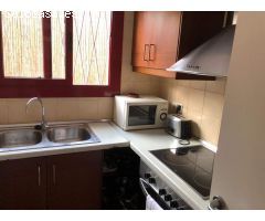 Preciosa casita con jardín y piscina privados en Vallpineda