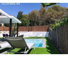 Preciosa casita con jardín y piscina privados en Vallpineda