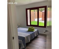 Preciosa casita con jardín y piscina privados en Vallpineda