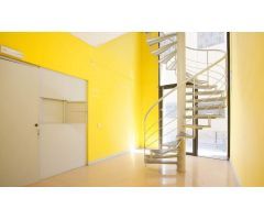 Local comercial esquinero en Les Corts