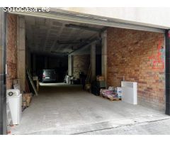 Se alquila local comercial en La Pau 189 m2