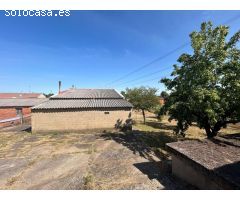 FINCA DE RECREO CON CHALET Y PISCINA