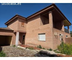 CHALET PAREADO EN BURGUILLOS