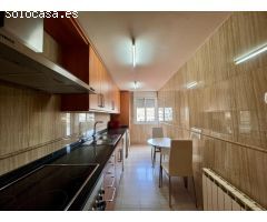 Piso seminuevo en venta en Sagrada Familia con  3 hab. parking incluido, ascensor y balcon