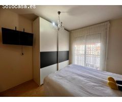 Piso seminuevo en venta en Sagrada Familia con  3 hab. parking incluido, ascensor y balcon
