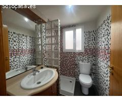 Piso seminuevo en venta en Sagrada Familia con  3 hab. parking incluido, ascensor y balcon