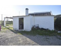 EN VENTA CASA CON TERRENO EN CASARES 