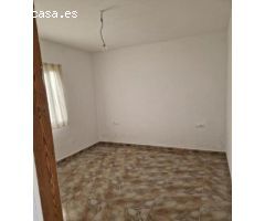 EN VENTA CASA CON TERRENO EN CASARES 