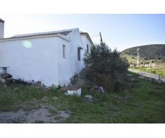EN VENTA CASA CON TERRENO EN CASARES 