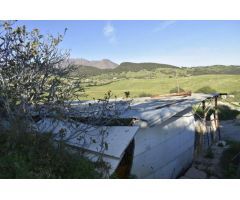 EN VENTA CASA CON TERRENO EN CASARES 
