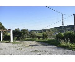 EN VENTA CASA CON TERRENO EN CASARES 