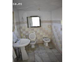 EN VENTA CASA CON TERRENO EN CASARES 