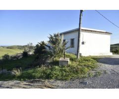 EN VENTA CASA CON TERRENO EN CASARES 