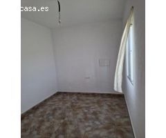 EN VENTA CASA CON TERRENO EN CASARES 