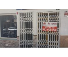 LOCAL CON POSIBILIDAD DE SEGREGARLOS AL ESTAR DIVIDIDOS EN DOS