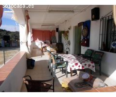 CASA Y FINCA EN UN ENTORNO PARADISIACO