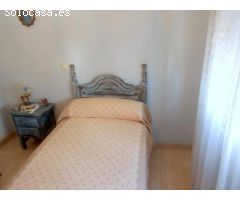 MARAVILLOSA CASA ADOSADA CON ESTUPENDO  PATIO ANDALUZ