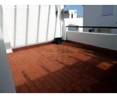MARAVILLOSA CASA ADOSADA CON ESTUPENDO  PATIO ANDALUZ