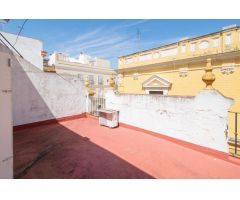 CASA DE 3 PLANTAS Y AZOTEA EN PLENO CENTRO DE SEVILLA