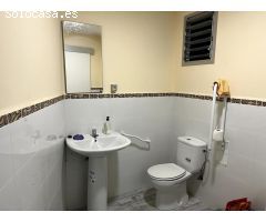 Gran Bajo Comercial en Venta en el Centro de Vinalesa