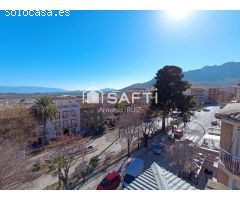 Edificio completo en venta en el centro de Jódar. Gran potencial y ubicación privilegiada. SIN COMIS