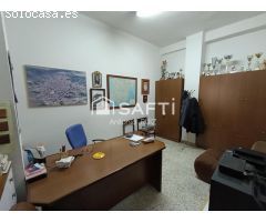 Edificio completo en venta en el centro de Jódar. Gran potencial y ubicación privilegiada. SIN COMIS