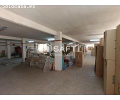 Edificio completo en venta en el centro de Jódar. Gran potencial y ubicación privilegiada. SIN COMIS