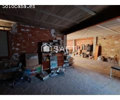 Casa de 4 Plantas con Gran Potencial en el Centro de Jódar. SIN COMISIÓN DE COMPRA.
