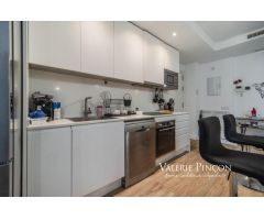 Magnifico Dúplex con gran terraza privada en la calle Josep Serrano. Finca del 2021.