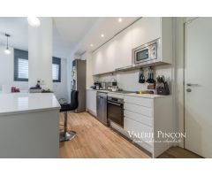 Magnifico Dúplex con gran terraza privada en la calle Josep Serrano. Finca del 2021.