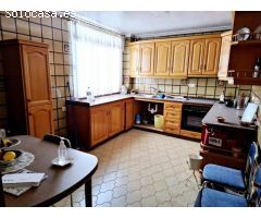 Gran piso a la venta de 4 dormitorios, 2 baños, en el centro y SIN COMISION