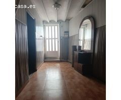 Gran casa en Aspe con inmenso jardín.