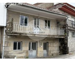 Venta de casa en Poio, de 123m2 con 2 dormitorios y 2 baños