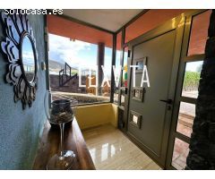 Exclusiva villa de lujo en El Madroñal – Tu oasis privado en Tenerife Sur con piscina y vistas de en
